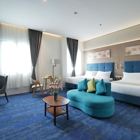 Blue Lotus Hotel Davao Екстер'єр фото