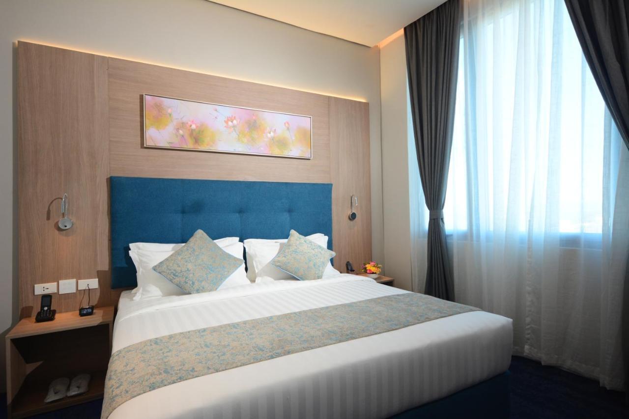 Blue Lotus Hotel Davao Екстер'єр фото