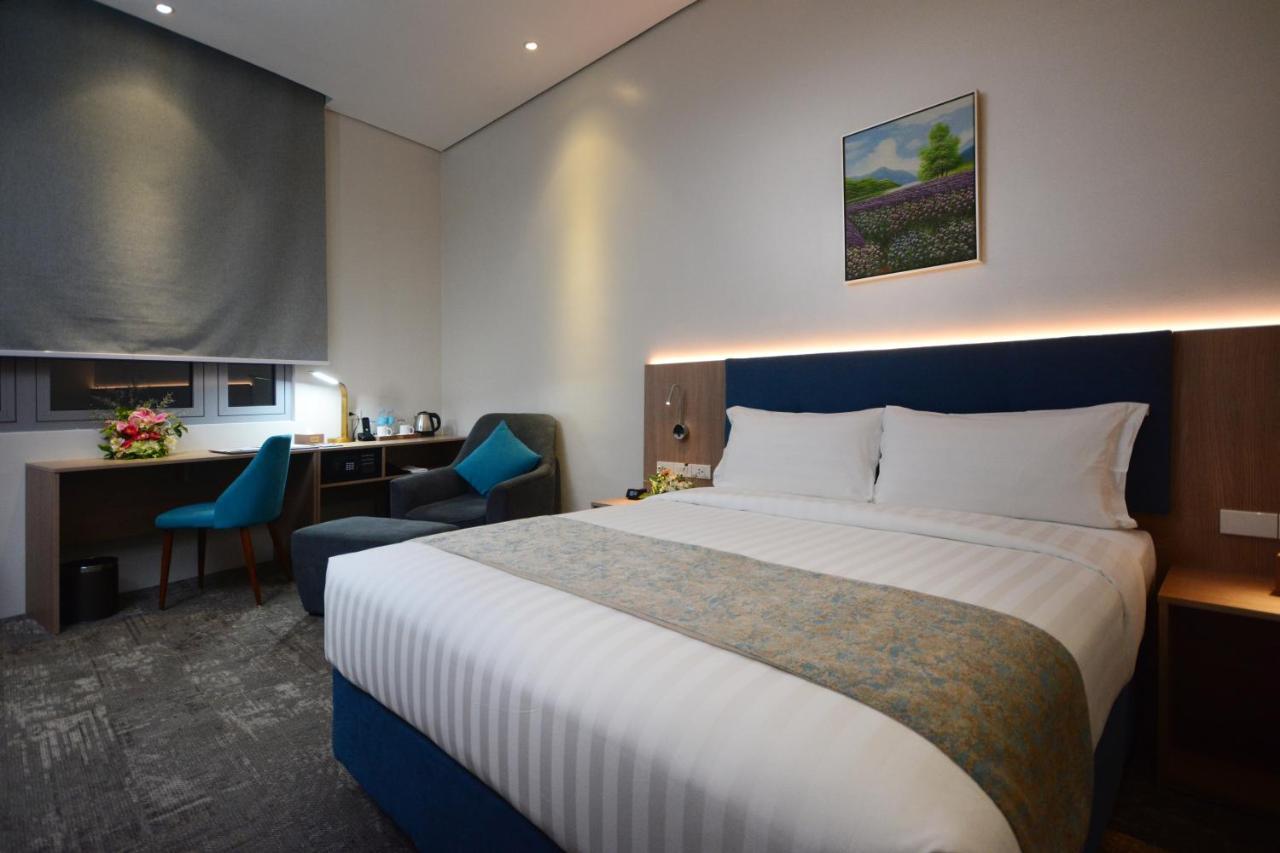 Blue Lotus Hotel Davao Екстер'єр фото