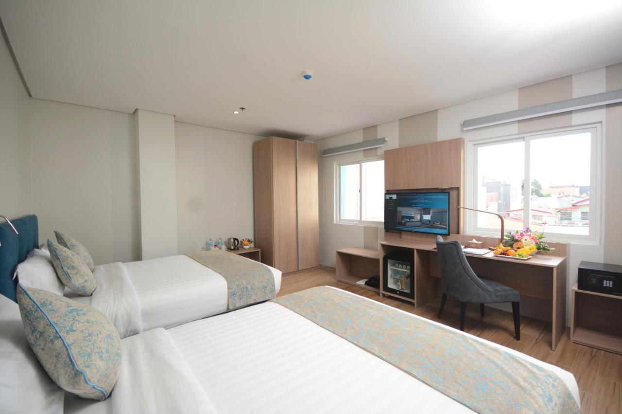 Blue Lotus Hotel Davao Екстер'єр фото